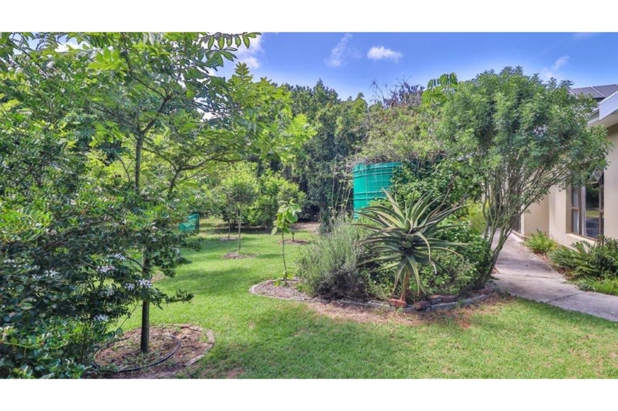 6 Bedroom Property for Sale in Lovemore Park Eastern Cape